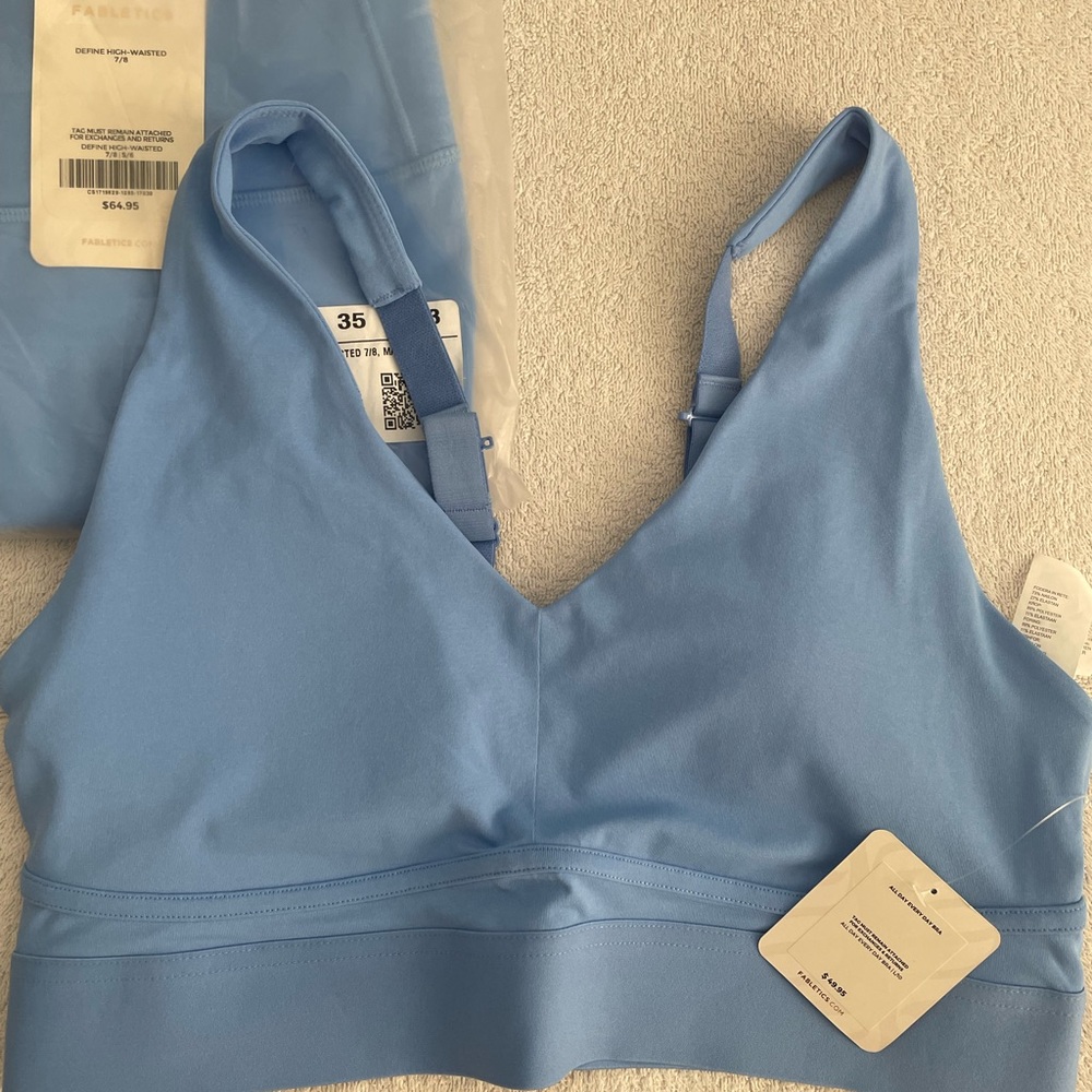 Fabletics, size L, sports bra